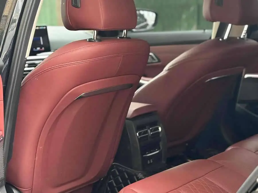 بي إم دبليو i3 2024 eDrive 40 L حزمة الرياضة الليلية