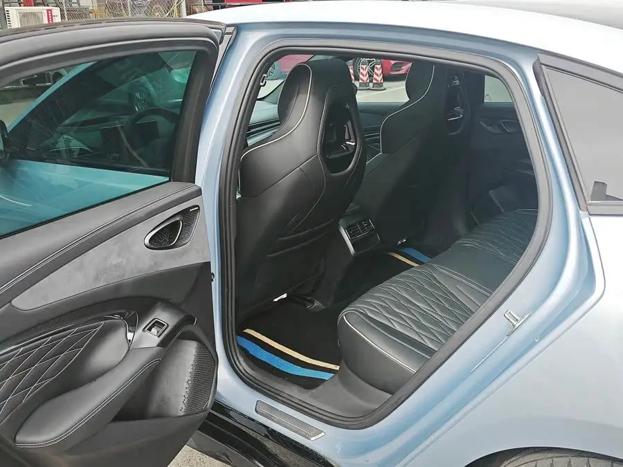 فقمة 2022 طراز 700 كم إصدار الدفع الخلفي طويل المدى