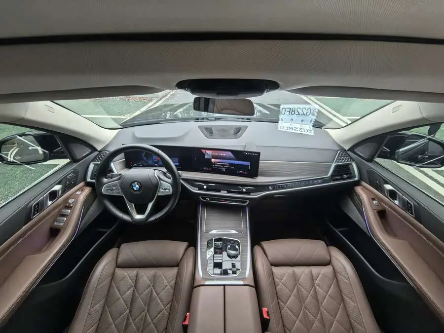 بي إم دبليو X7 2023 xDrive40i حزمة فاخرة