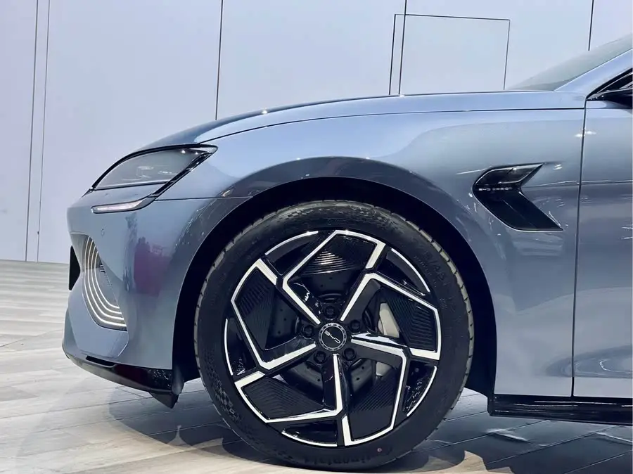 Seal 2023 Champion Edition 700km Performance Version