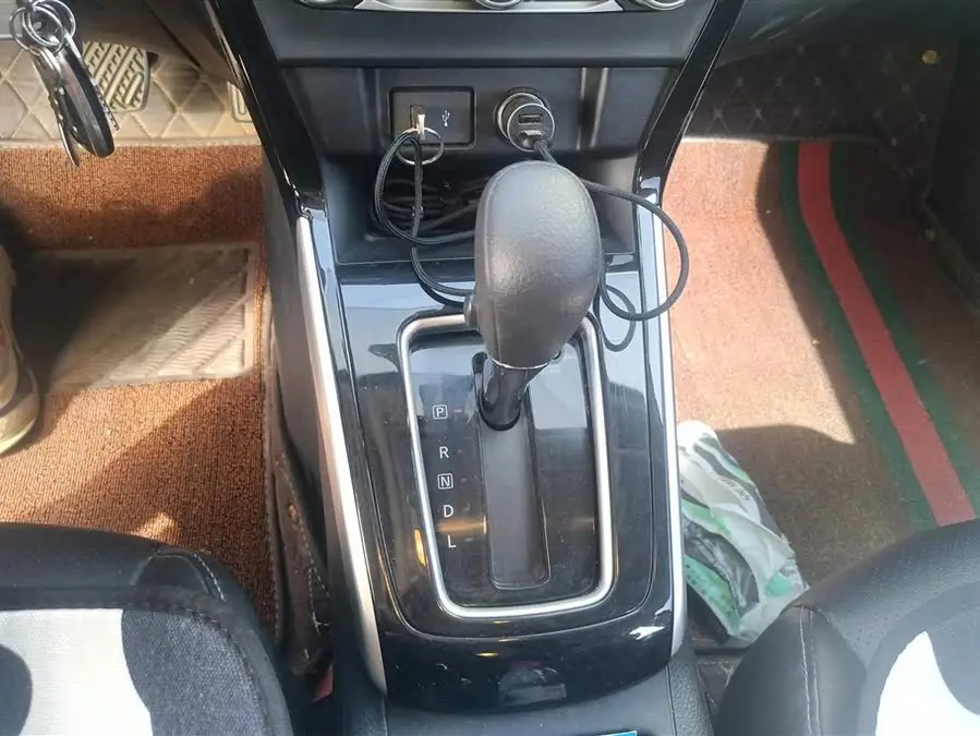 2021 نيسان سيلفي كلاسيك 1.6XL CVT النسخة الفاخرة