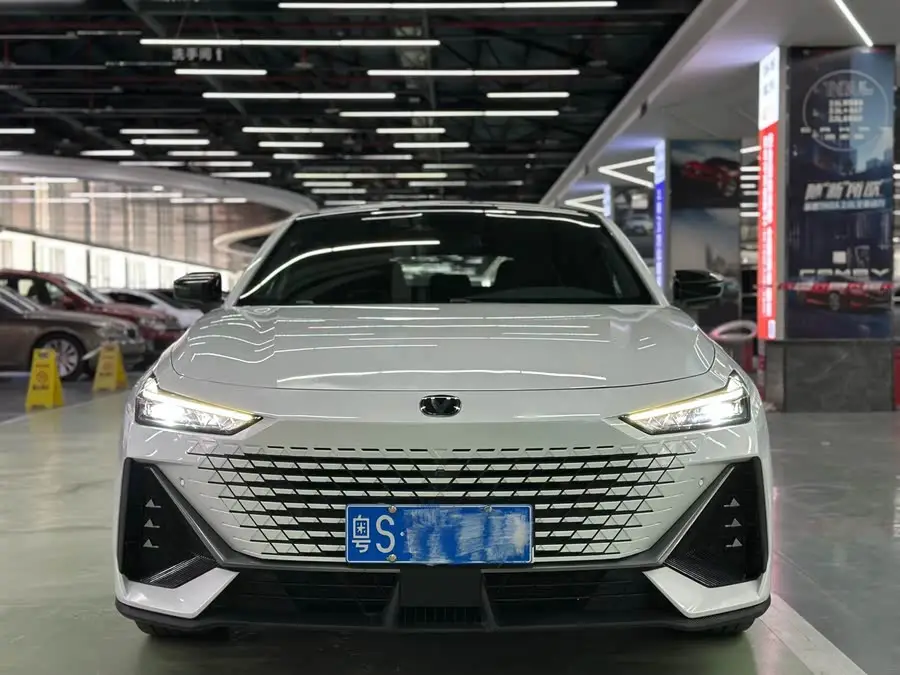 Changan UNI-V 2023 1.5T Premium