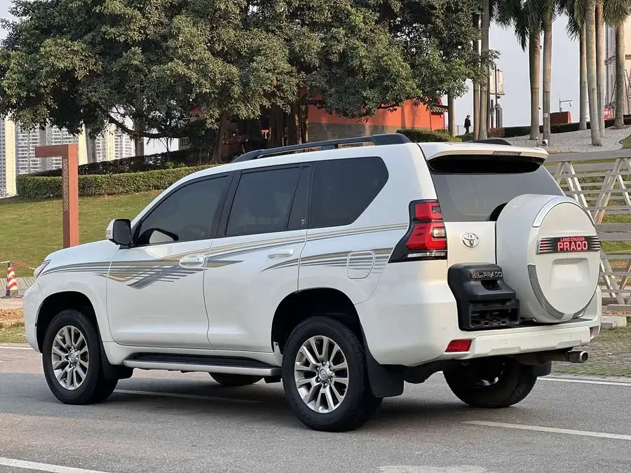 برادو 2018 3.5L أوتوماتيكي TX-L مع إطار احتياطي مثبت خلفيًا