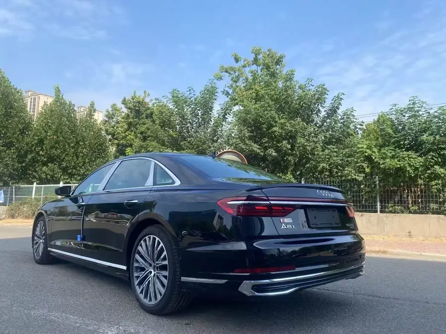 أودي A8 2025 A8L 50 TFSI quattro الفاخرة