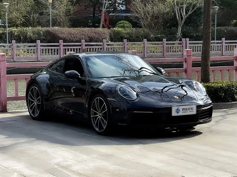 بورش 911 طراز 2023 كاريرا 3.0T