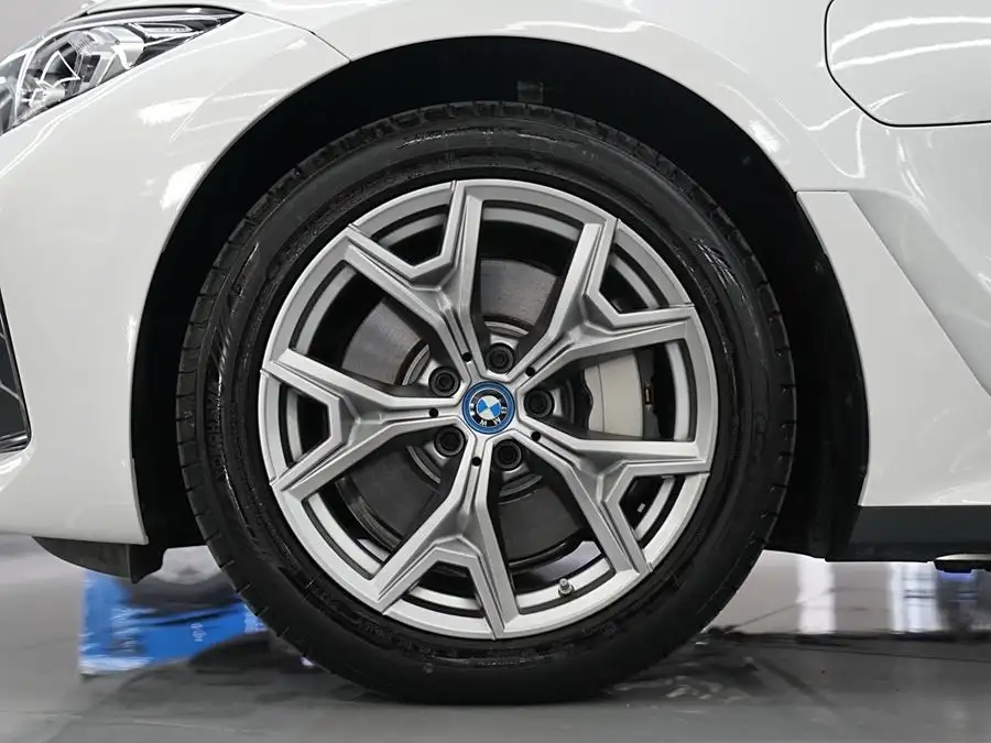 بي إم دبليو i3 2022 eDrive 35 L