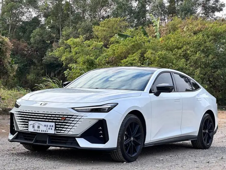 Changan UNI-V 2023 1.5T Premium