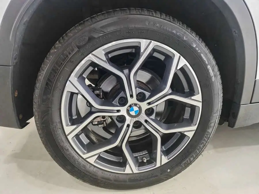 BMW X1 2022 sDrive25Li Leading Edition