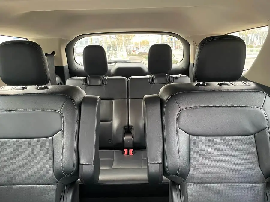 2020 إكسبلورر EcoBoost 285 طراز الدفع الرباعي Trend بسعة 6 مقاعد