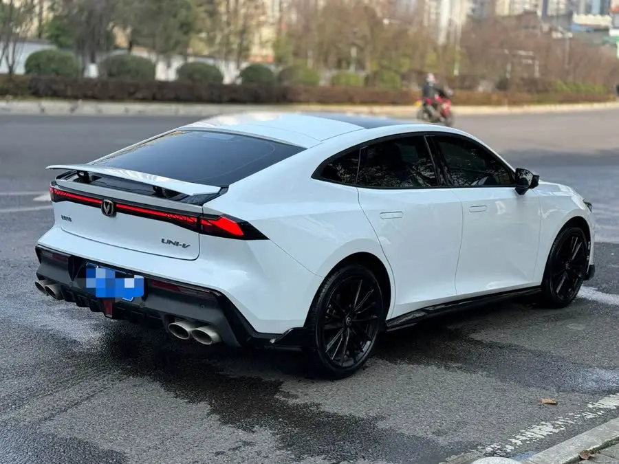 Changan UNI-V 2023 1.5T Sport Version