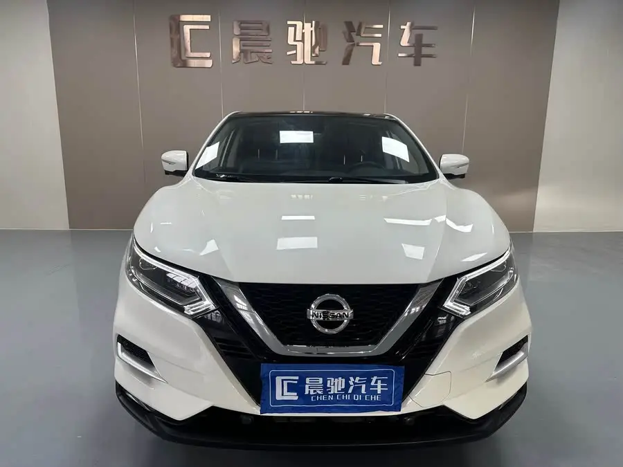 2021 نيسان قشقاي 2.0 لتر CVT النسخة الفاخرة