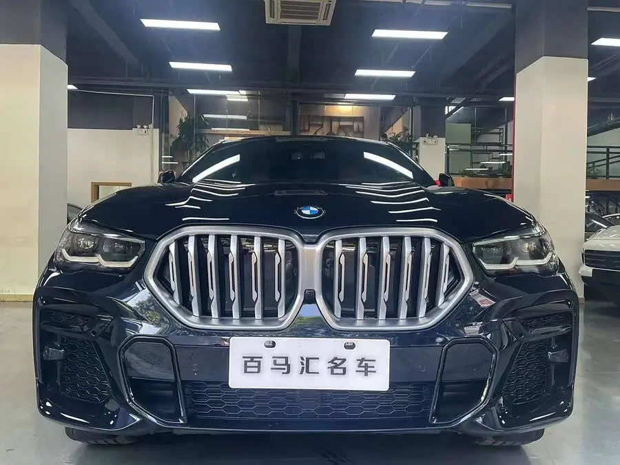 بي إم دبليو X6 2023 xDrive30i حزمة الرياضي M