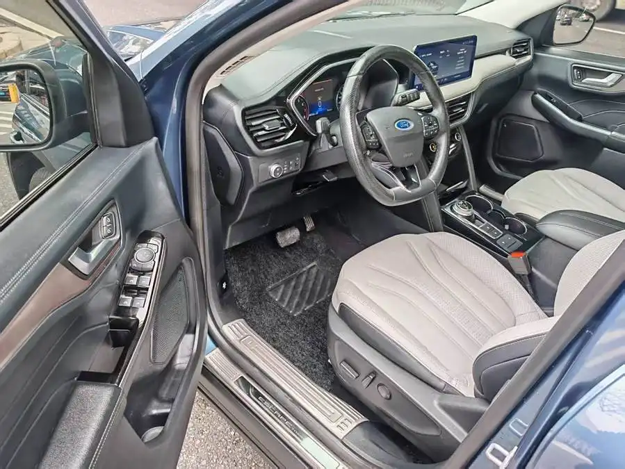 فورد إسكايب 2020 إيكوبوست 245 دفع رباعي تيتانيوم