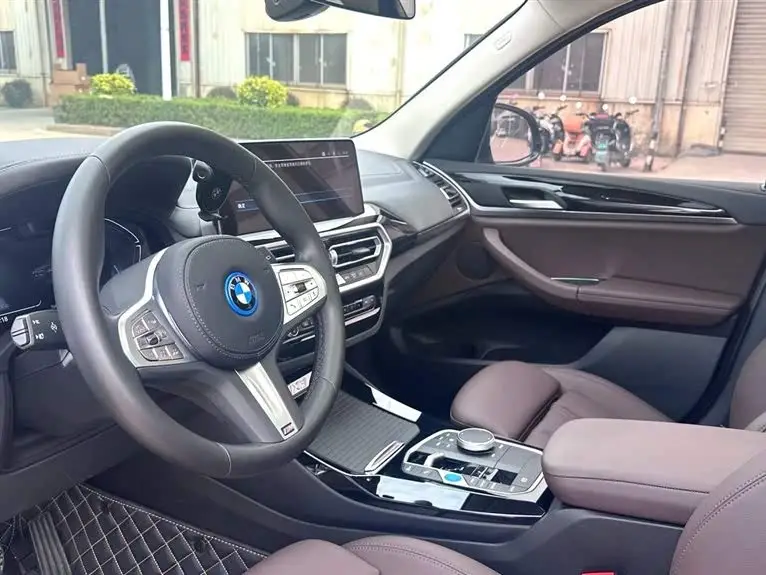 BMW iX3 2023 Leading Model
