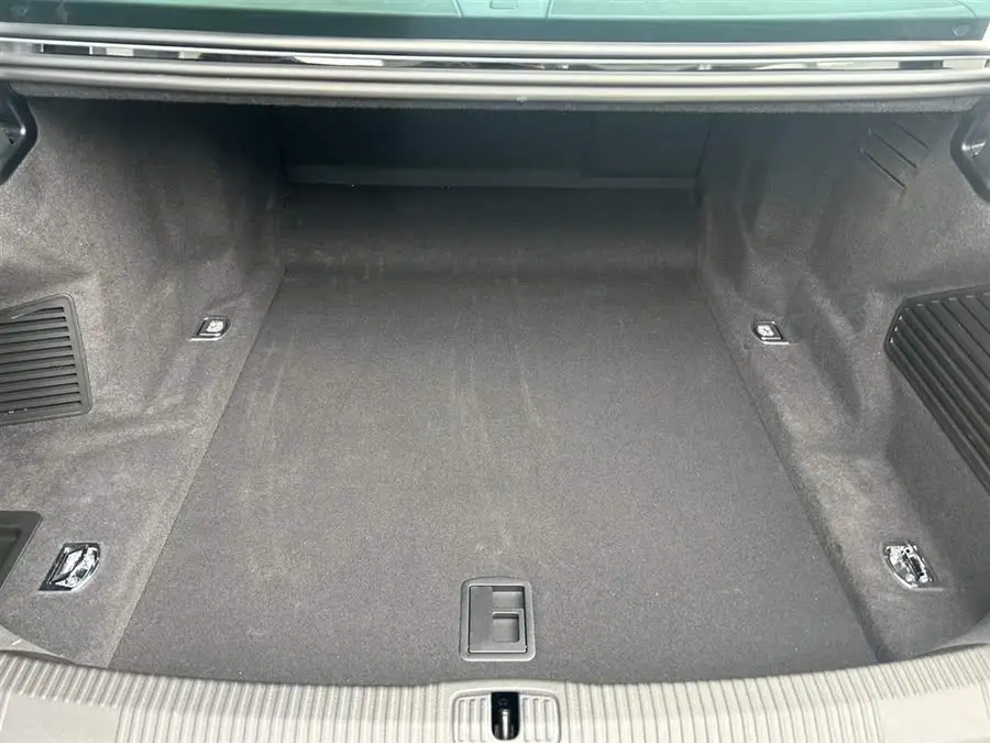 أودي A8 2023 A8L 55 TFSI كواترو الطراز الرائد