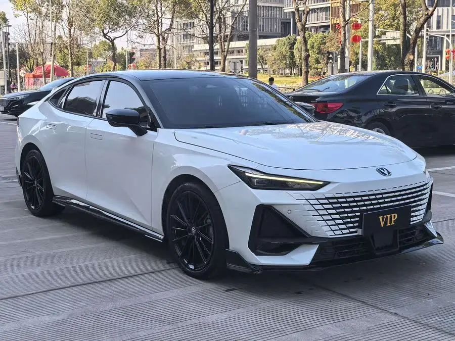 Changan UNI-V 2023 1.5T Sport Version