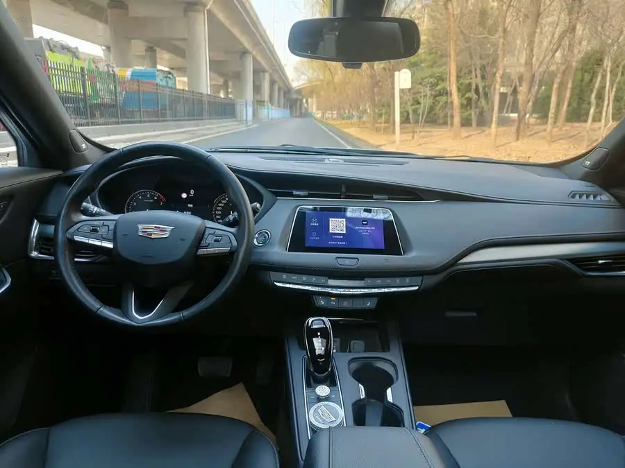 Cadillac XT4 2020 28T FWD Premium