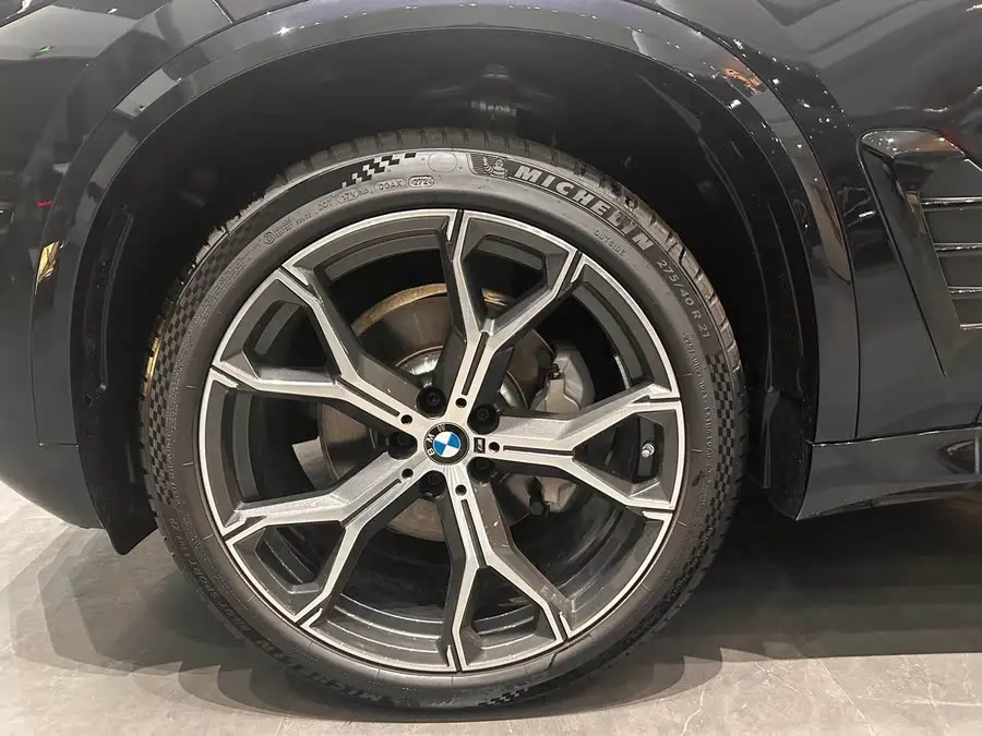 بي إم دبليو X5 2023 xDrive 30Li حزمة M الرياضية الفاخرة