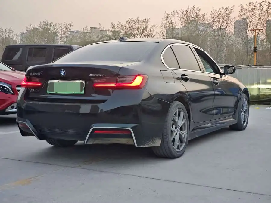 BMW i3 2022 eDrive 35 L