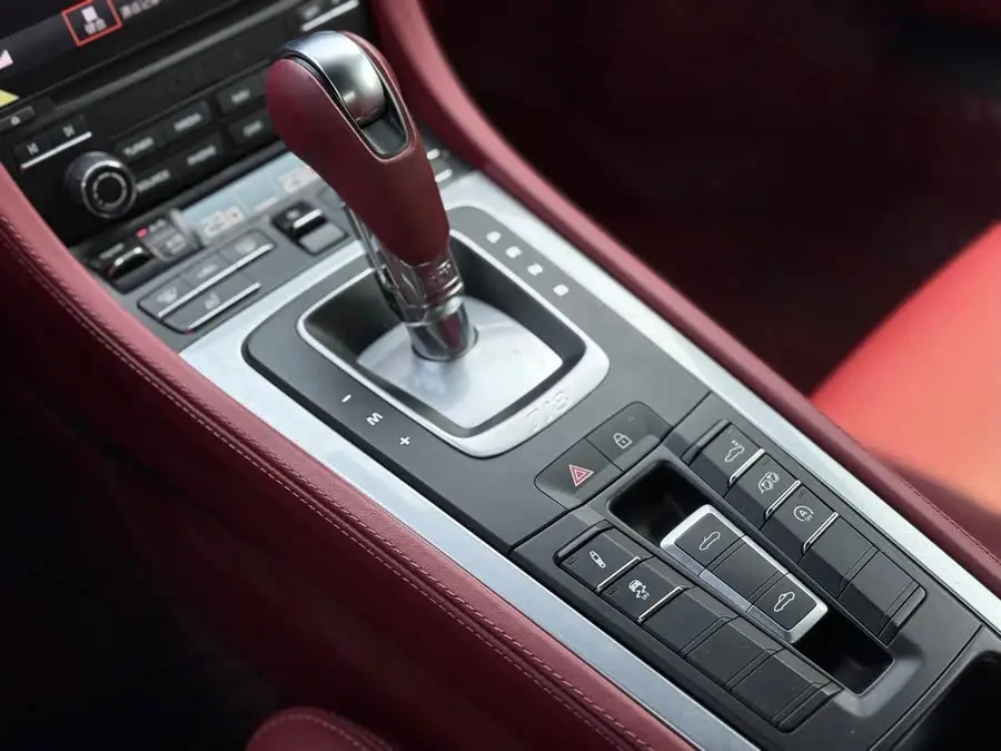 Porsche 718 2022 Model Boxster 2.0T