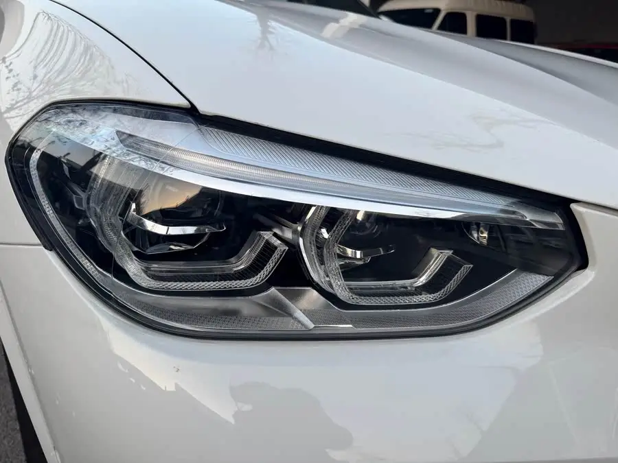 بي إم دبليو X4 2021 طراز مُعدل xDrive 25i حزمة رياضية M