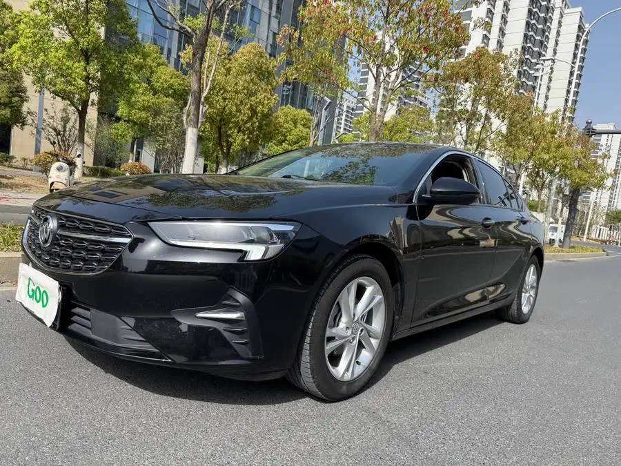 ريجال 2023 552T الإصدار الذكي