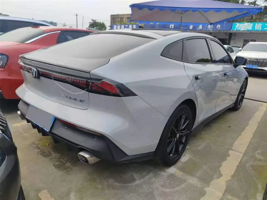 Changan UNI-V 2022 1.5T Premium