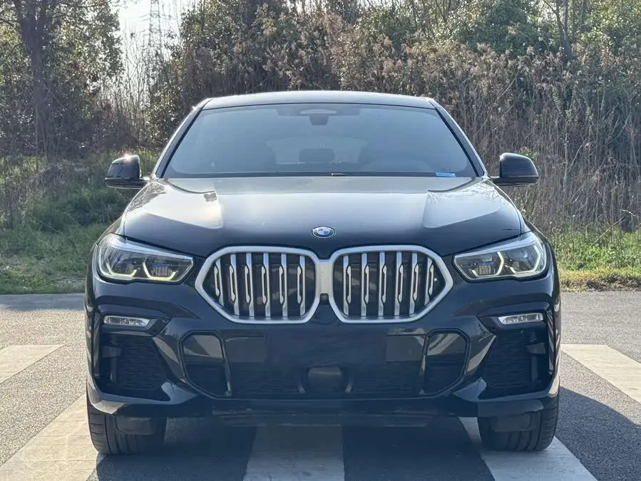 بي إم دبليو X6 2020 xDrive40i الفئة الفاخرة حزمة M الرياضية