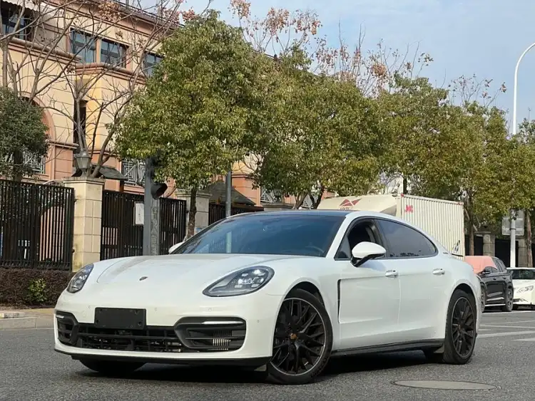 2023 Panamera Executive Platinum Edition 2.9T