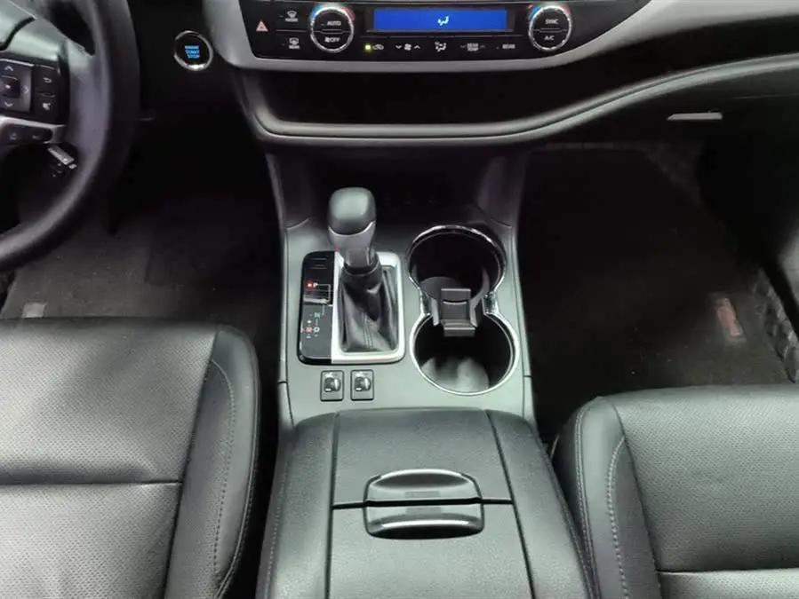 هايلاندر 2018 2.0T دفع رباعي فئة فاخرة 7 مقاعد معيار VI الوطني