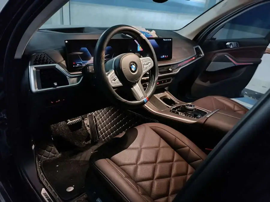BMW X5 2023 xDrive 30Li M Sport Edition Night Package