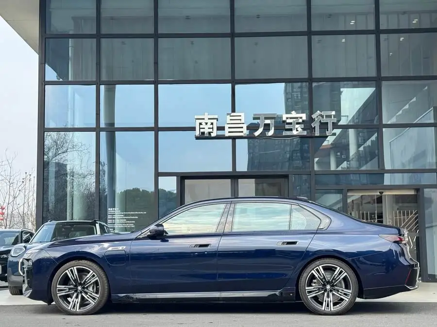 BMW i7 2023 xDrive60L M Sport Package