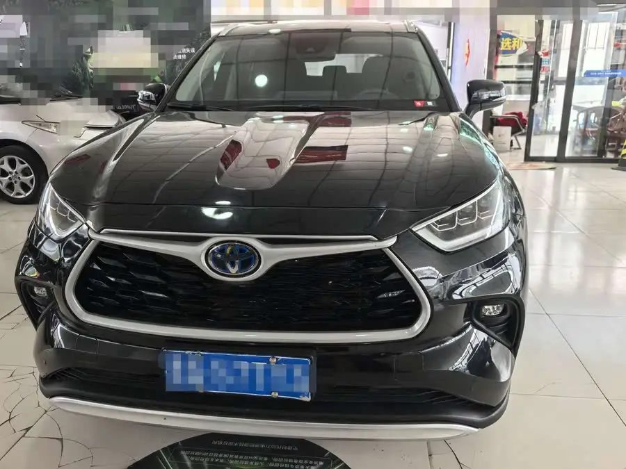 هايلاندر 2022 هايبرد 2.5 لتر دفع رباعي بريميوم 7 مقاعد