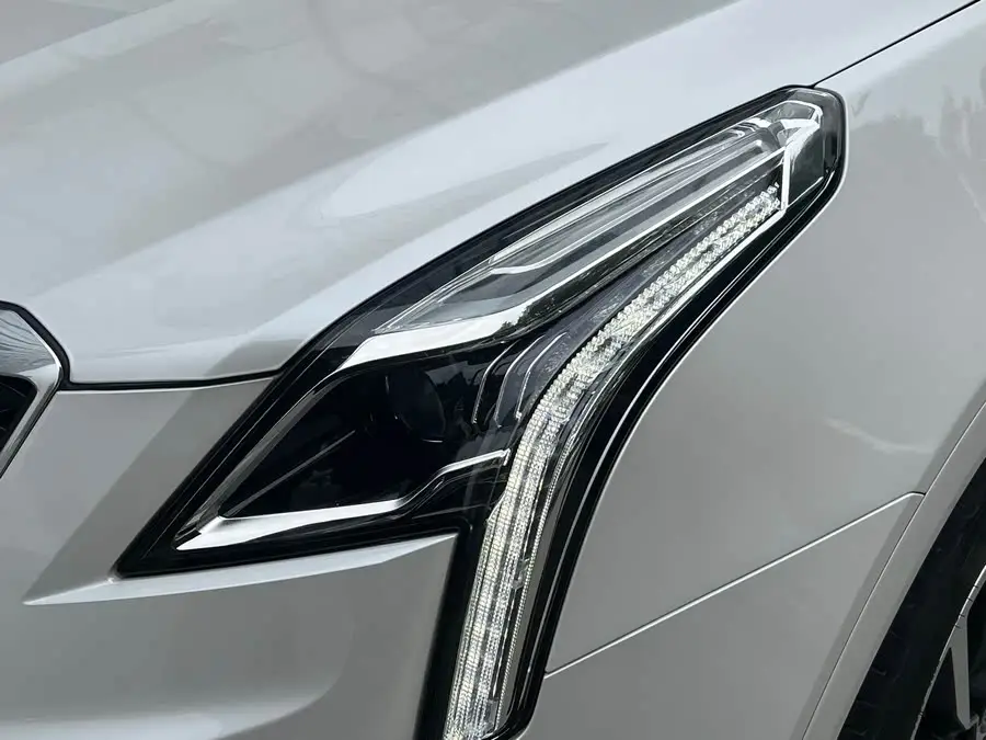 كاديلاك XT5 2022 2.0T دفع رباعي بلاتينيوم