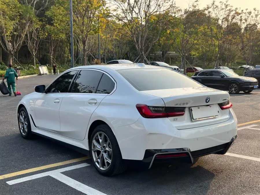 بي إم دبليو i3 2022 eDrive 35 L