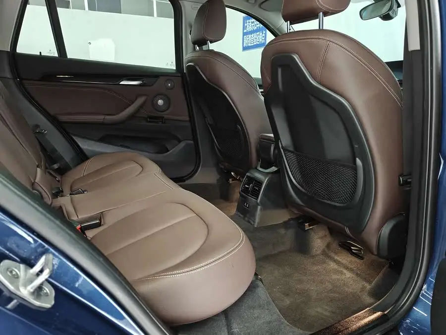 بي إم دبليو X1 2020 sDrive25Li النسخة الرائدة