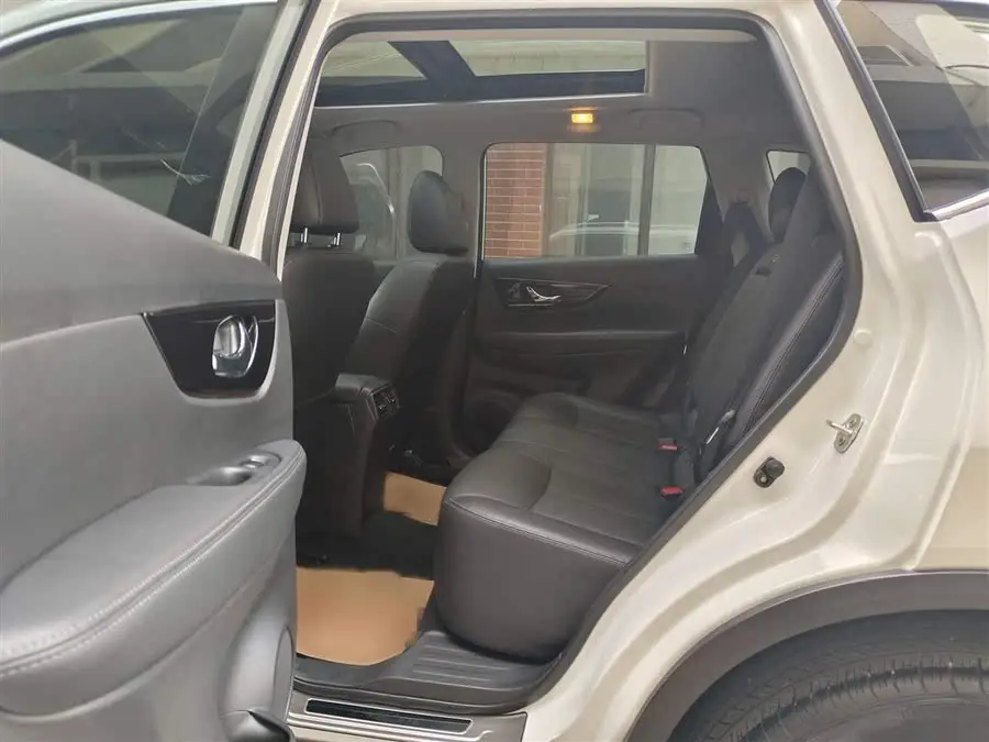 X-Trail 2022 2.0L Two-Wheel Drive Intelligent Connect Premium Edition