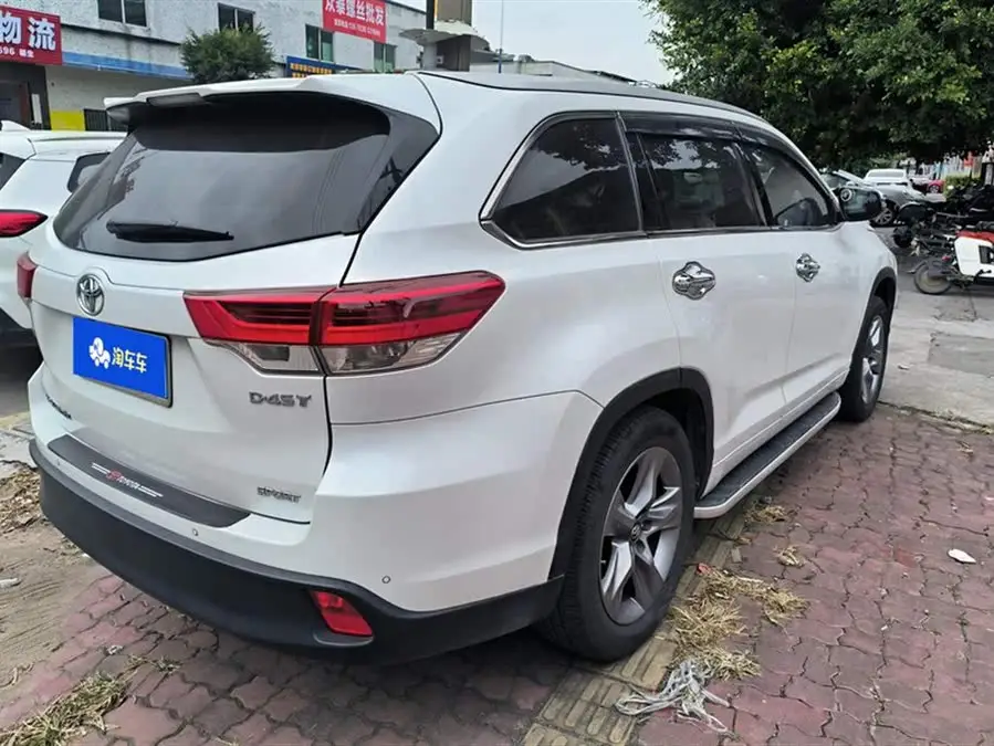 هايلاندر 2021 فئة 2.0T دفع ثنائي فاخرة 7 مقاعد