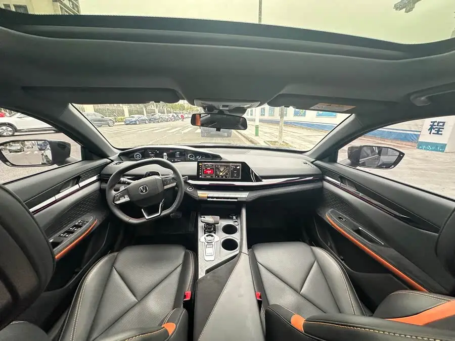 شانجان UNI-V 2022 1.5T نسخة رياضية