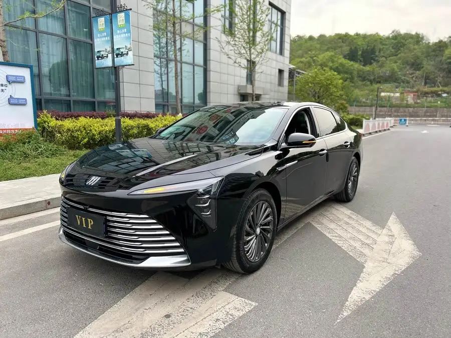 Buick LaCrosse 2025 28T Platinum Edition