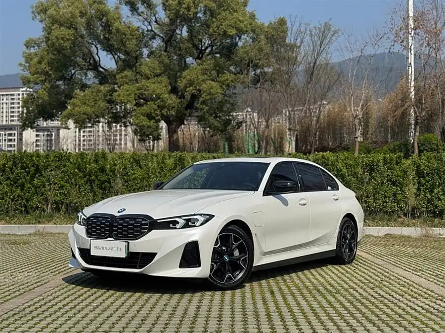 بي إم دبليو i3 2024 eDrive 40 L إصدار الليل