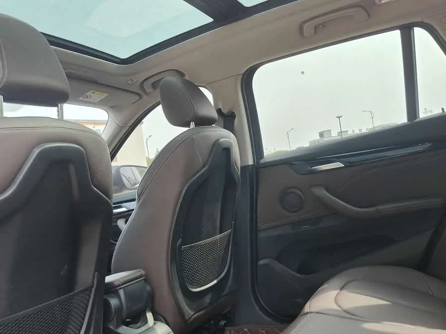 بي إم دبليو X1 2020 sDrive25Li النسخة الرائدة