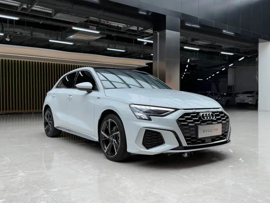 أودي A3 موديل 2023 تحديث سبورتباك 35 TFSI نمط رياضي أنيق