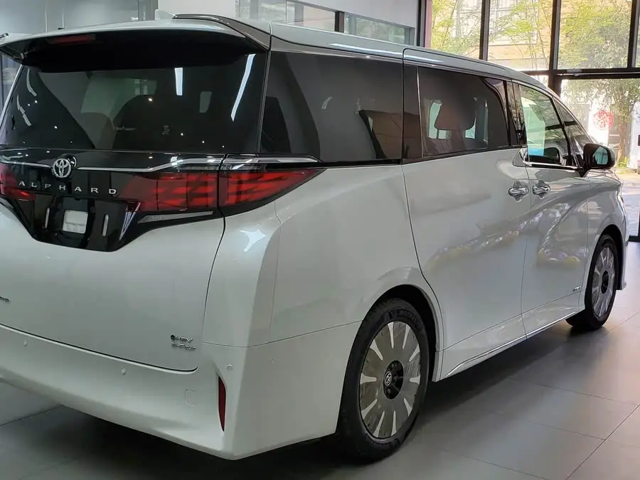 ألفارد 2024 هجين 2.5 لتر نسخة بريميوم