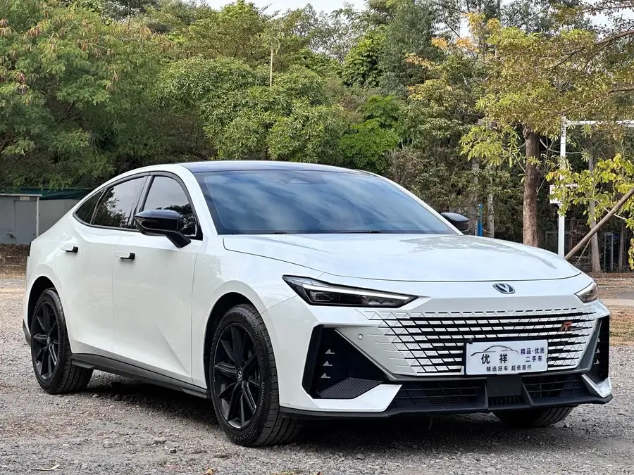 Changan UNI-V 2023 1.5T Premium