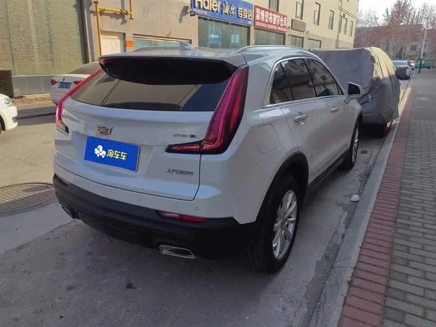 Cadillac XT4 2022 28T FWD Luxury