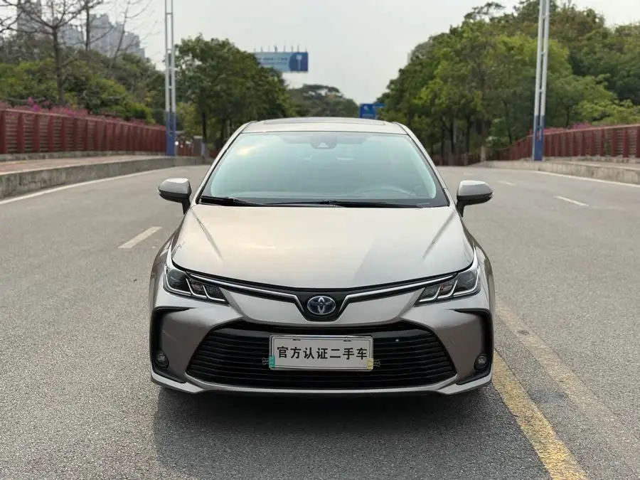 2019 كورولا هايبرد 1.8 لتر E-CVT GL-i النسخة النخبوية