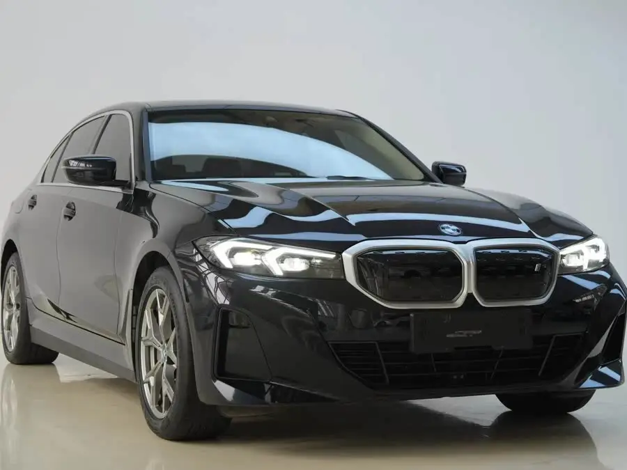 بي إم دبليو i3 2024 eDrive 35 L