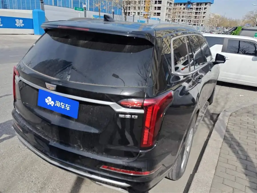 2021 كاديلاك XT6 28T فاخرة ذات ستة مقاعد ودفع رباعي