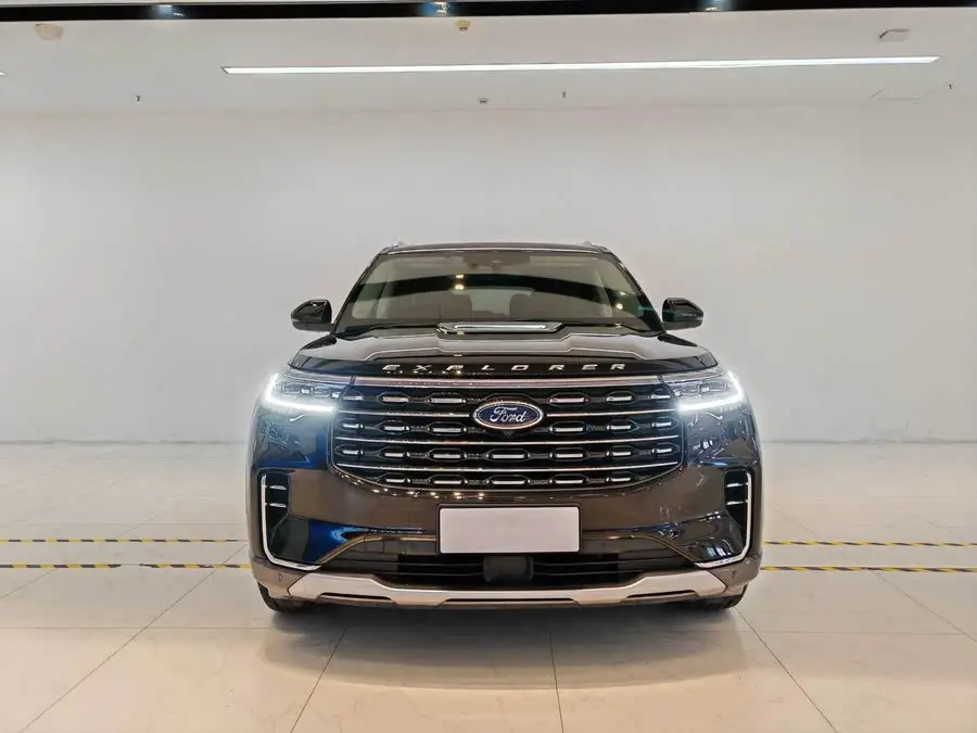 مستكشف 2023 EcoBoost 285 الدفع الرباعي Titanium 7 مقاعد